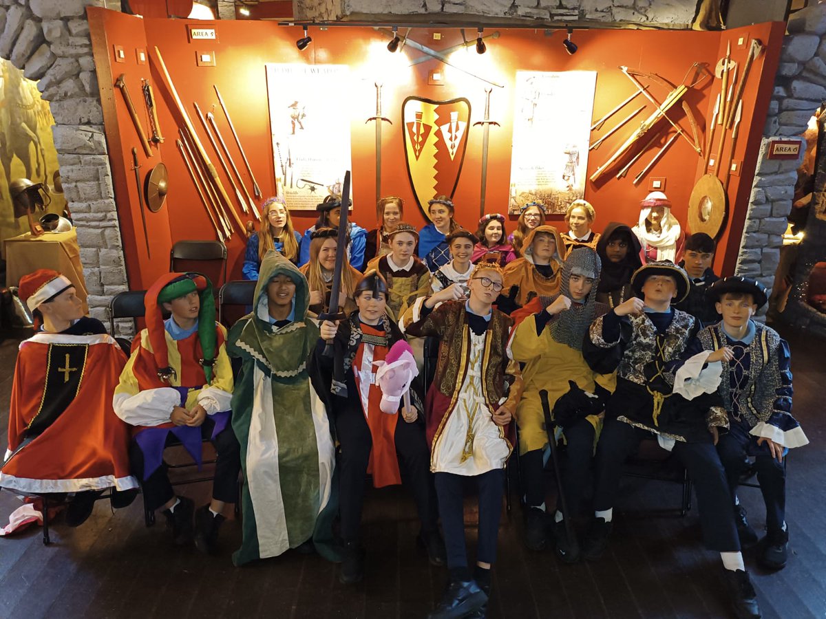 PresAthenry's tweet image. Form 2 &amp;amp; Form 8 History students enjoying a fun day out at @athenryheritage centre today. A fantastic historical experience! #histedchatie