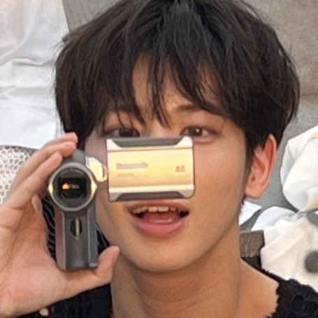 𝙗𝙤𝙣𝙣𝙞𝙚. tweet media