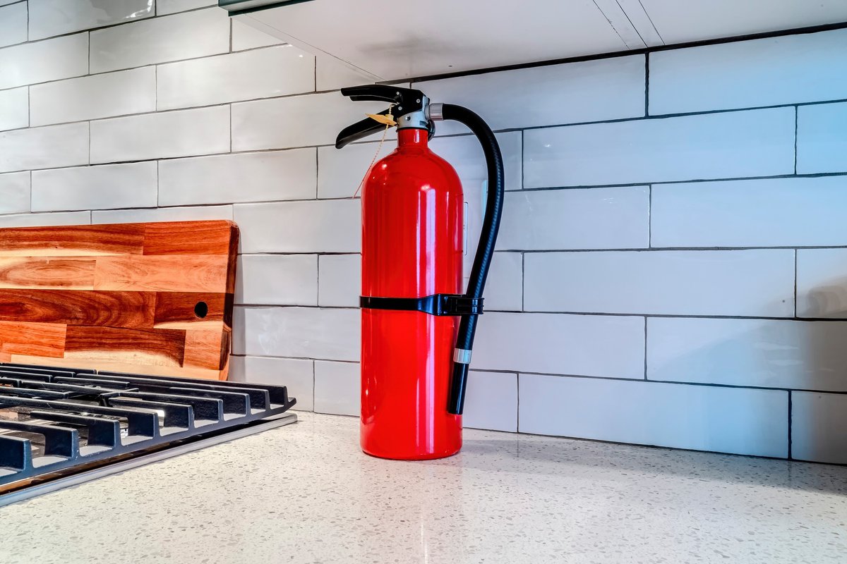 Did you know that October is Fire Prevention Month? 🔥

Here are some easy tips to help keep you and your family safe! 

🔋 Test your smoke detector and replace the batteries. Remember that non-rechargeable household batteries (AAA, AA, C or D) are not hazardous and can be dis...
