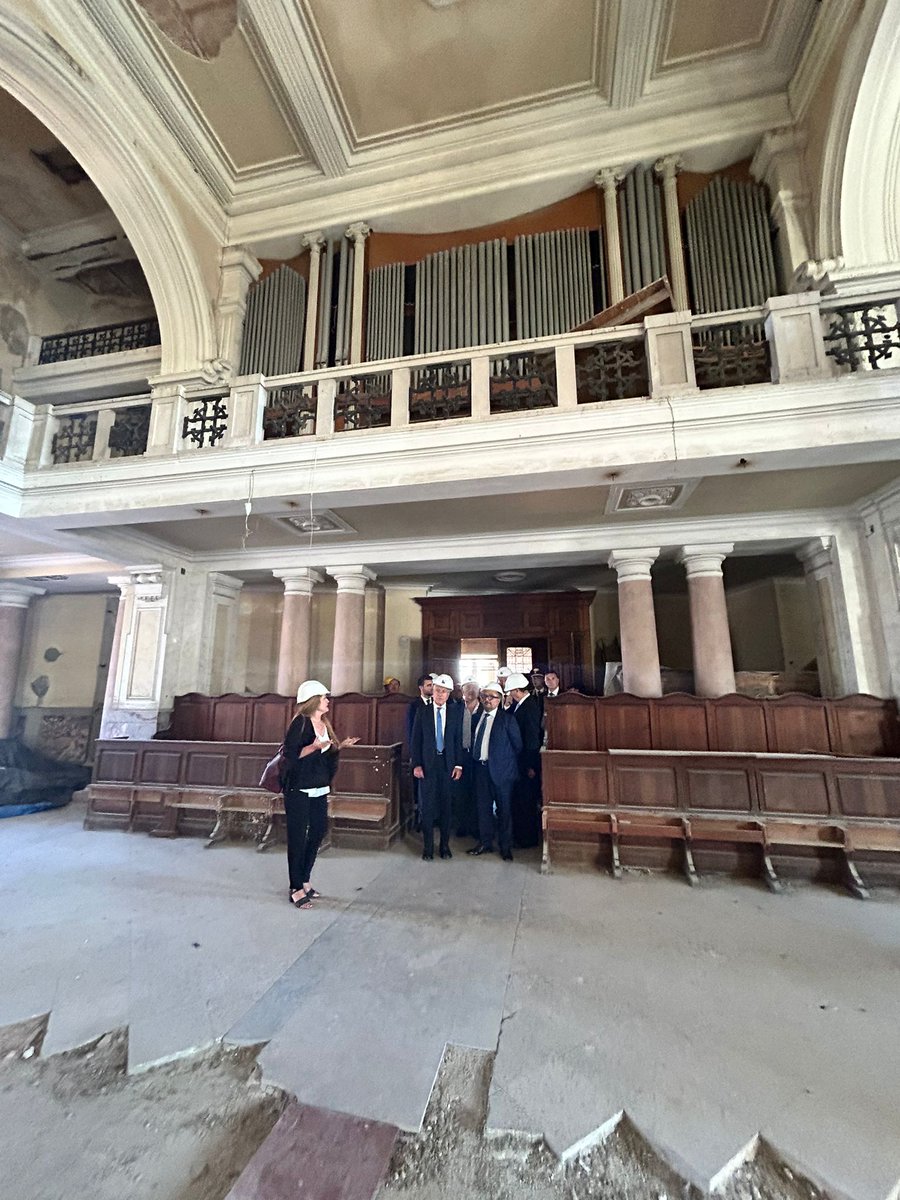 UstaUnisannio's tweet photo. Il ministro della #Cultura @g_sangiuliano oggi a  #benevento inaugurare l'hortus conclusus ha visitato a #UNISANNIO la Cappella Gentilizia di Palazzo De Simone interessata da un progetto di riqualificazione in cerca di finanziamento. https://t.co/jhUoCGYsOa