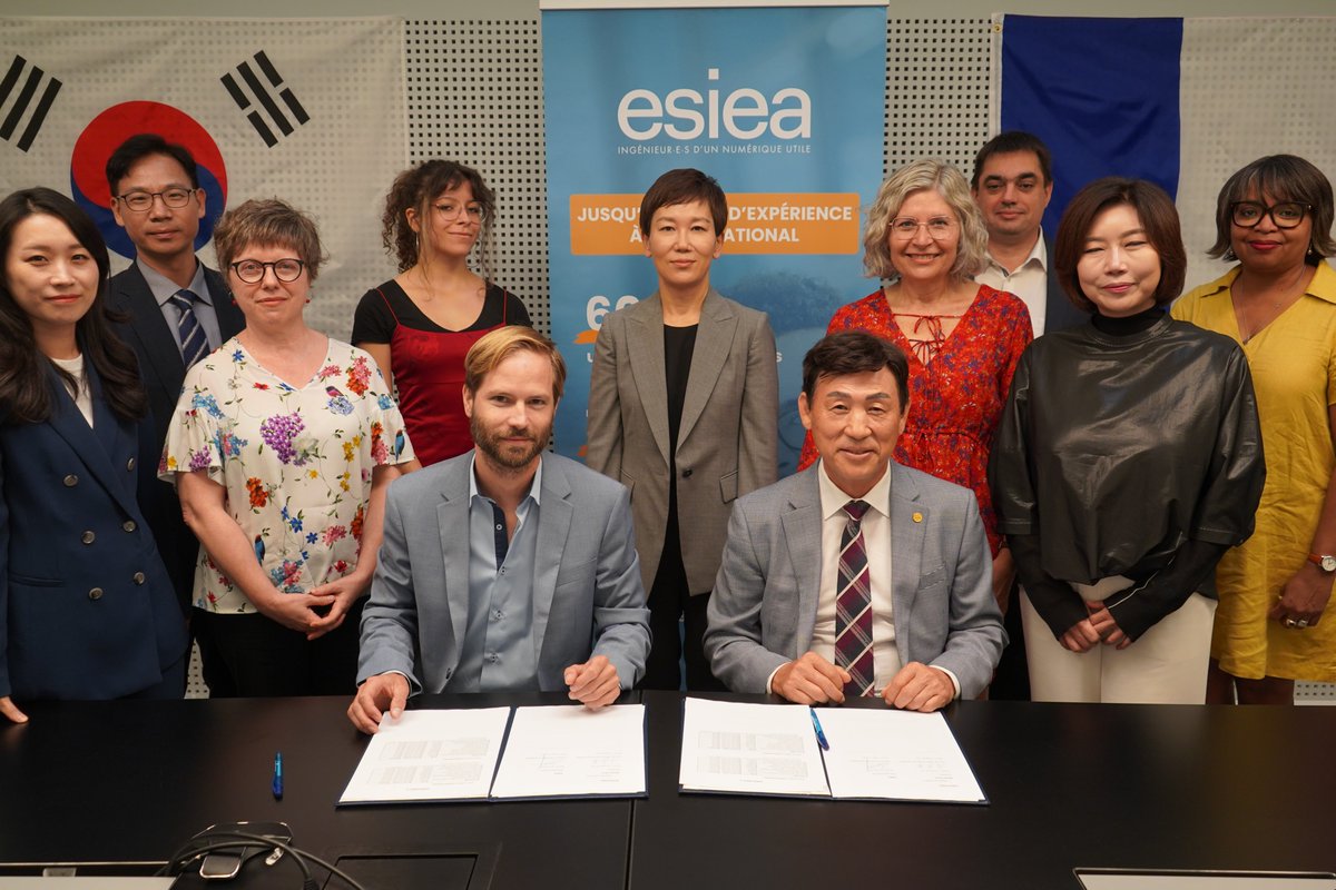 esiea_school's tweet photo. We are proud to announce the renewal of the partnership between Seoul National University of Science and Technology and ESIEA. 🌍#internationalrelationship #exchangestudent #seoultech #semesterabroad #ingineer https://t.co/ttD2Tb9s4P