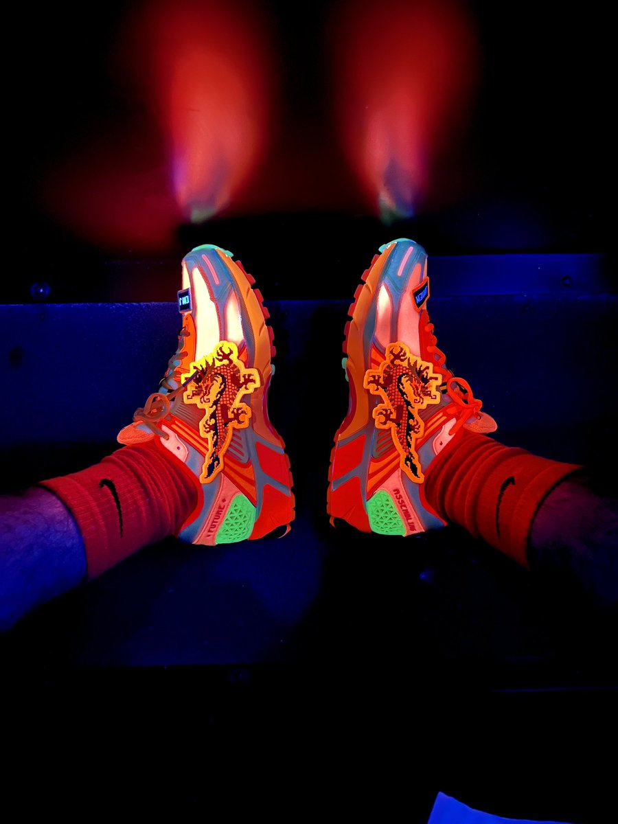 These light up so well and they’re comfortable too. @snkr_twitr #nike #vomero #vomero5 #nikeair #doernbecher #kotd #sneaker #snkrsliveheatingup