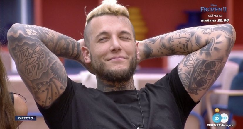 Zutoia19571's tweet image. Queremos más concursantes cómo  Alex:  qué juega a  entretener al público sin miedo a nada . #GHVIP2O
#GHVIPDBT3  
Si       ❤ 
No     🔄