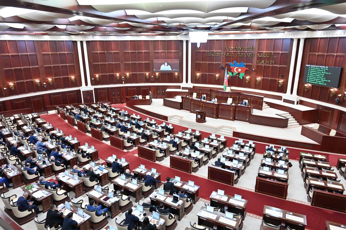 MammadAbbasbey1's tweet image. Oktyabrın 2-də “#RəqabətMəcəlləsi-nin təsdiq edilməsi haqqında” qanun layihəsi Milli Məclisin plenar iclasında müzakirəyə çıxarılıb və birinci oxunuşda qəbul edilib.

#CompetitionGovAz