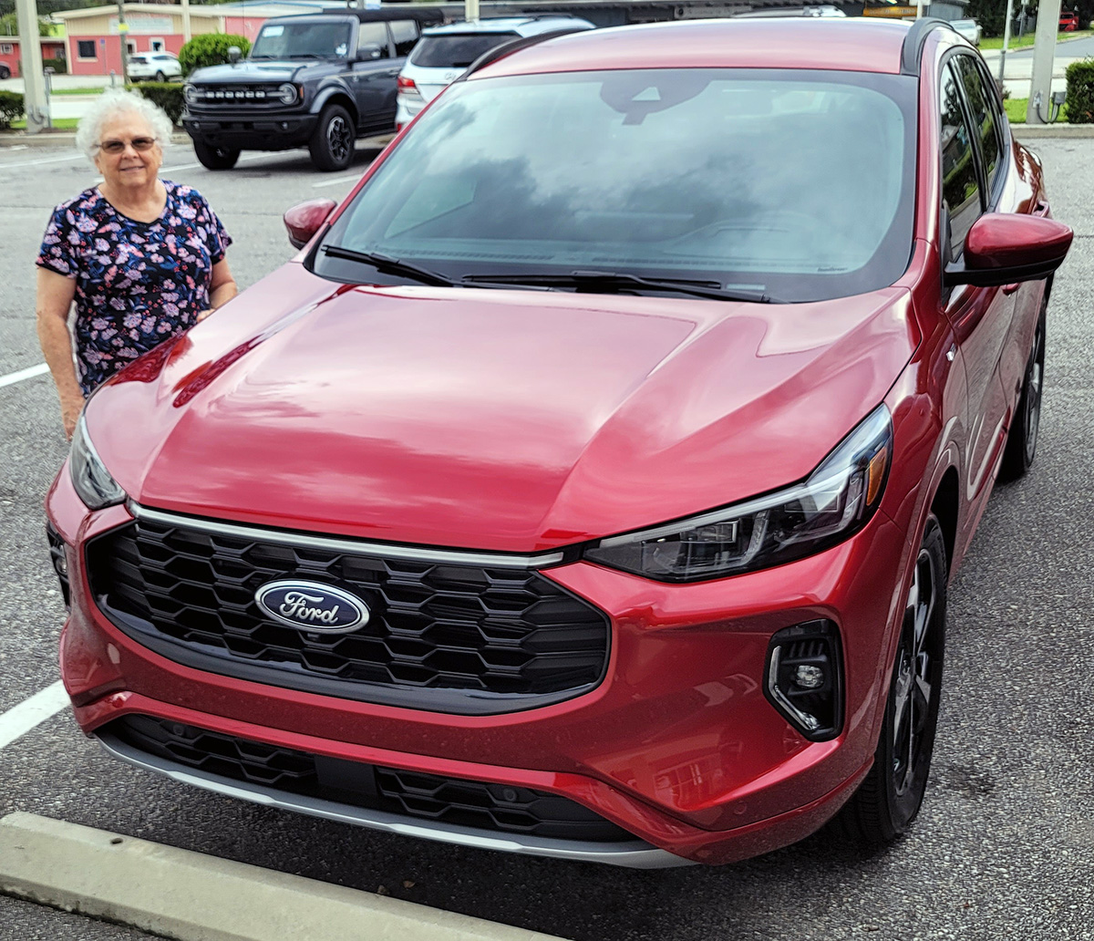 Lakeland_Ford's tweet image. You really can get what you want at #LakelandFord even if you have to #OrderIt like Diane Fellows did with salesperson #MikeRasheid for the #Perfect #2023Escape with all of the features she really wanted. #Congratulations Diane &amp;amp; #ThankYou - we're here for you! #FordFamily