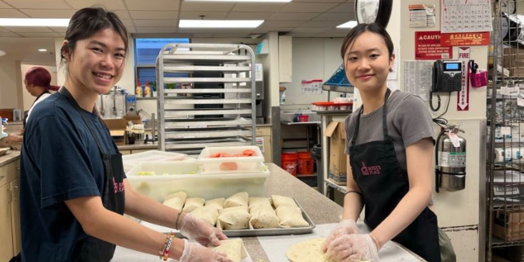 RosiesPlace's tweet photo. Right now, in Massachusetts, one in three adults are food insecure, unsure of where their next meal is coming from. Our Food Programs staff work every day to ensure our guests have reliable and nutritious meals and groceries. #boston #shelter #rosiesplace https://t.co/dIP6Fn794U