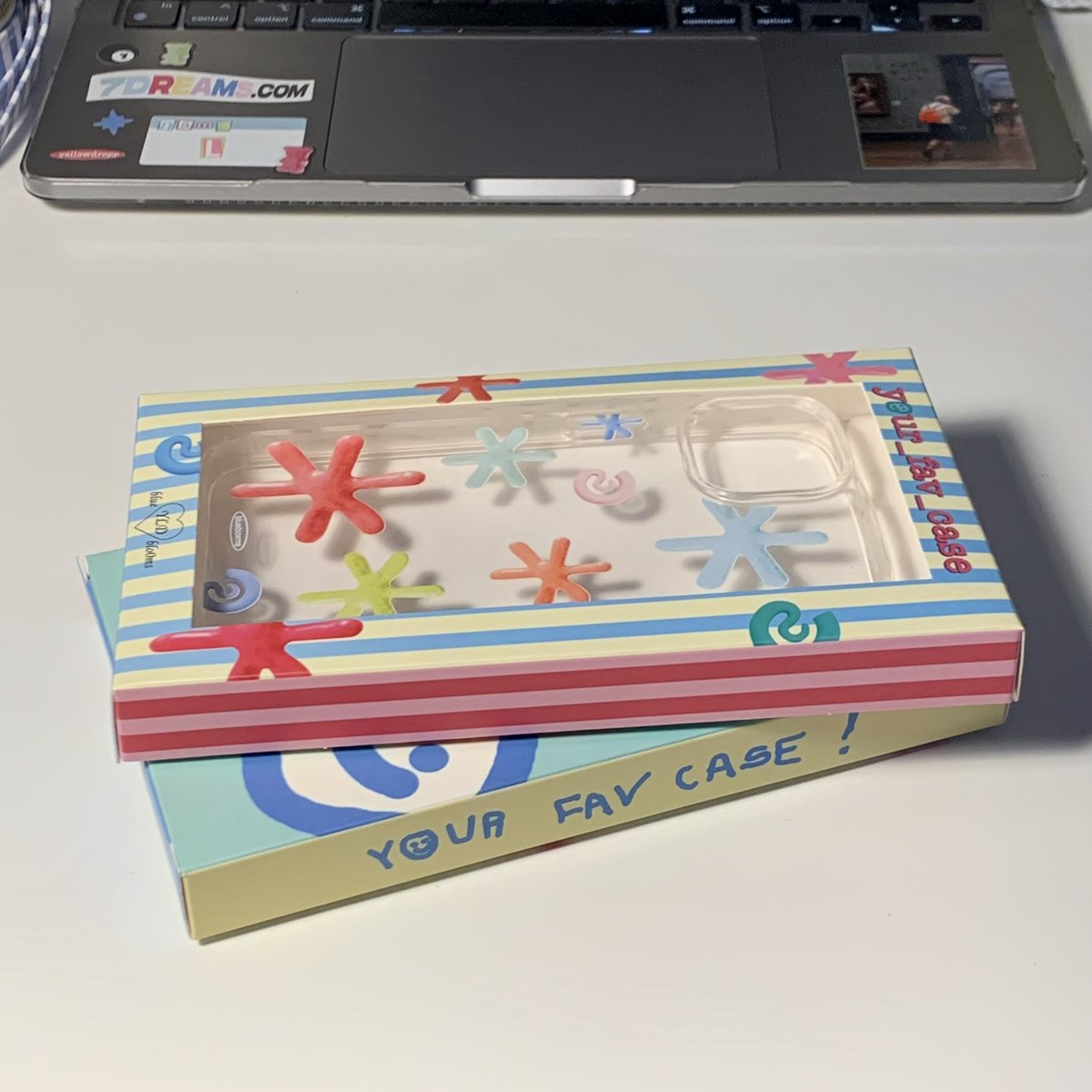 blueblo0ms's tweet photo. drop tmr ! 🍎🚛💬 https://t.co/tBh7mHHEpQ