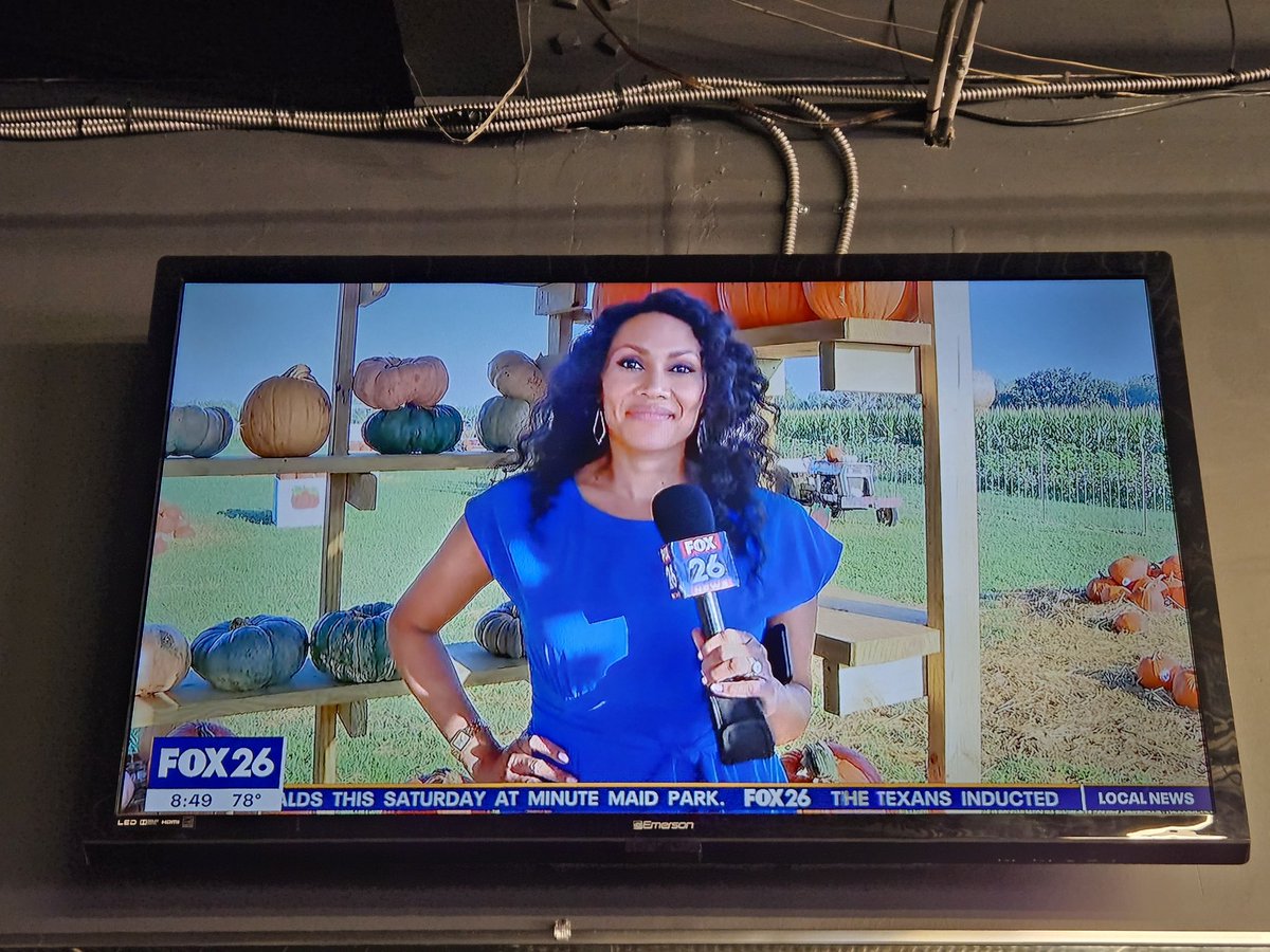 hardcorespin's tweet photo. Another great day to tune into @FOX26Houston this morning with @SallyMacFox26 @ChelseaFox26 @linadeflorias @NateGriffFOX26 @FOX26RUBEN @ShelbyRoseTV
we are watching live from #GloryFitness every Mon-Fri 6am-10am, 12pm-12:30pm and 5pm-6pm. Get your Tune on right now.
#GoAstros https://t.co/cGZi6SyI5s