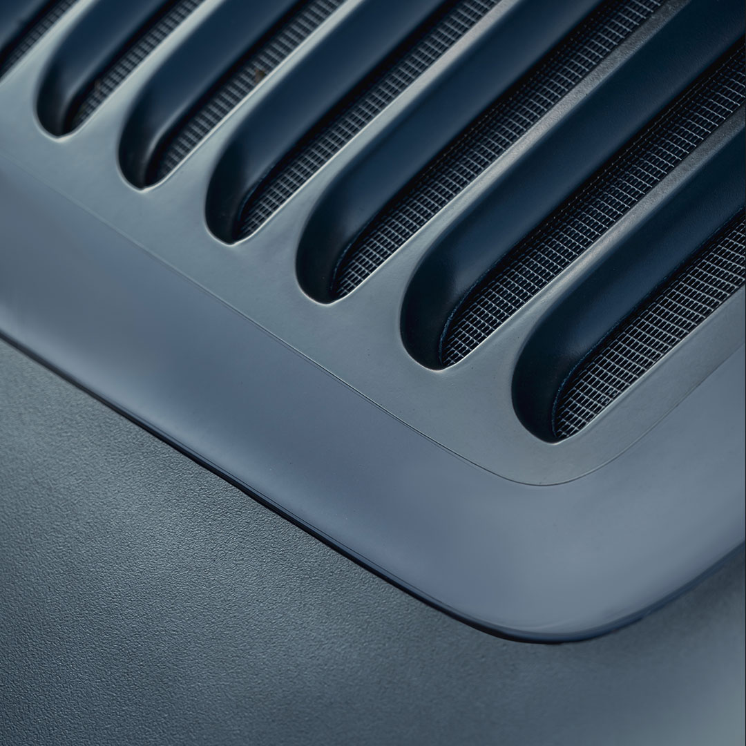 Tuthill_UK's tweet photo. The car for long drives, to be enjoyed in comfort yet retaining an early feel. Tuthill Porsche 993 SCRS draws inspiration from the Rothmans Group B programme in 1984 and the iconic IROC 911s.

#tuthillporsche #scrs #asitwasintended https://t.co/ZeVf6GCwYZ