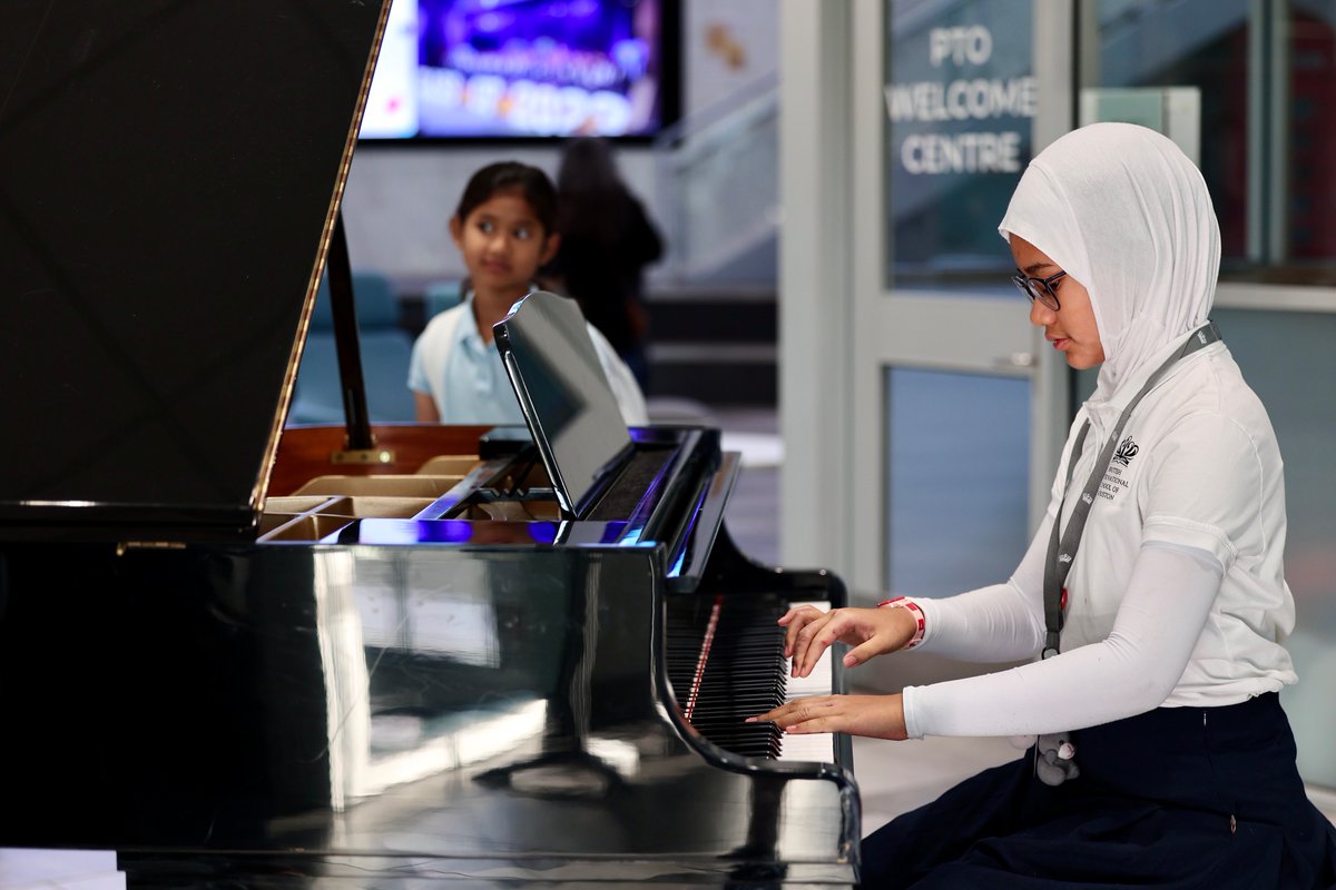 BISHouston's tweet image. Monday morning music📷📷📷📷 with our talented #NAEAchievers! #Bravo! #BISHouston #naecreateyourfuture