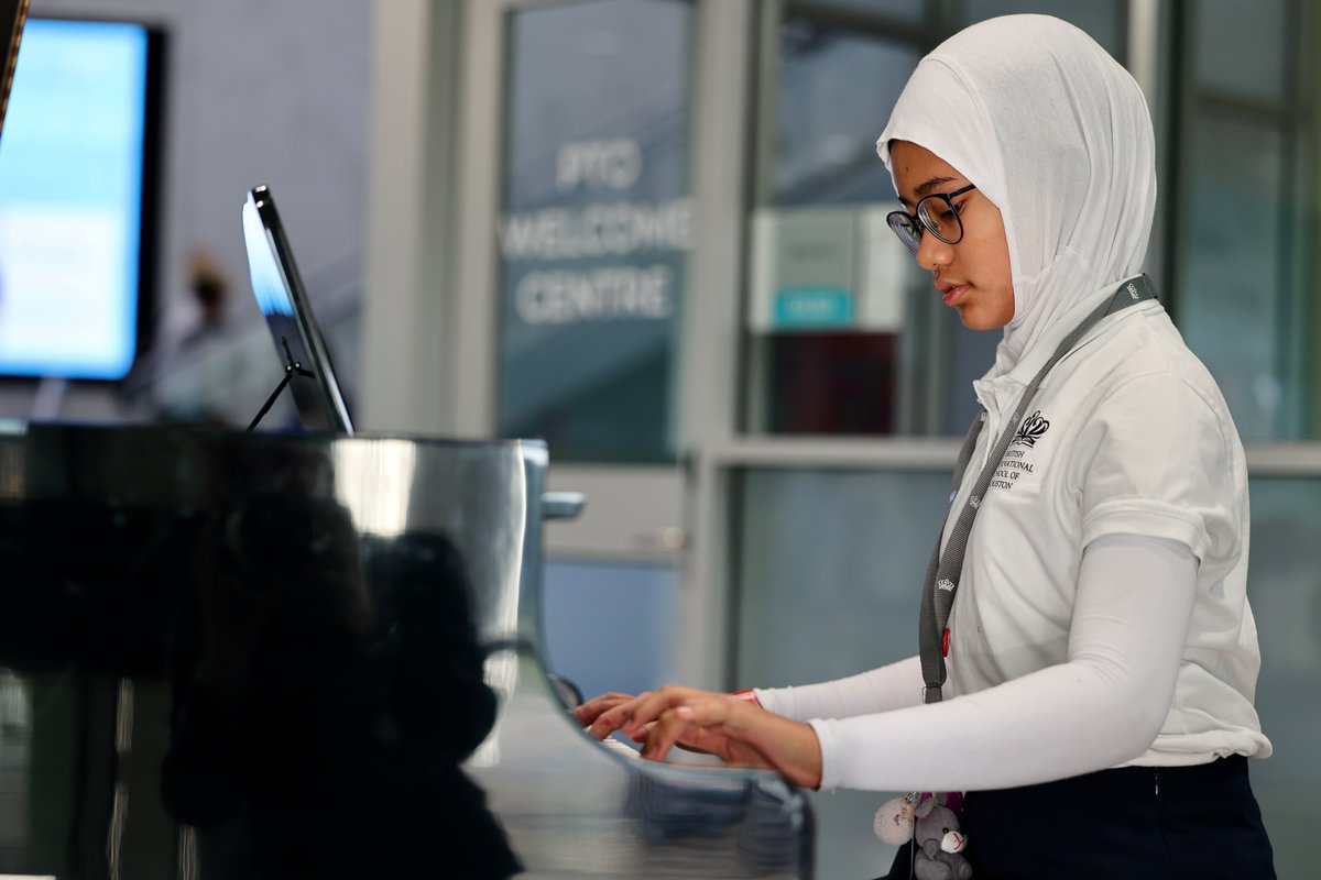 BISHouston's tweet image. Monday morning music📷📷📷📷 with our talented #NAEAchievers! #Bravo! #BISHouston #naecreateyourfuture