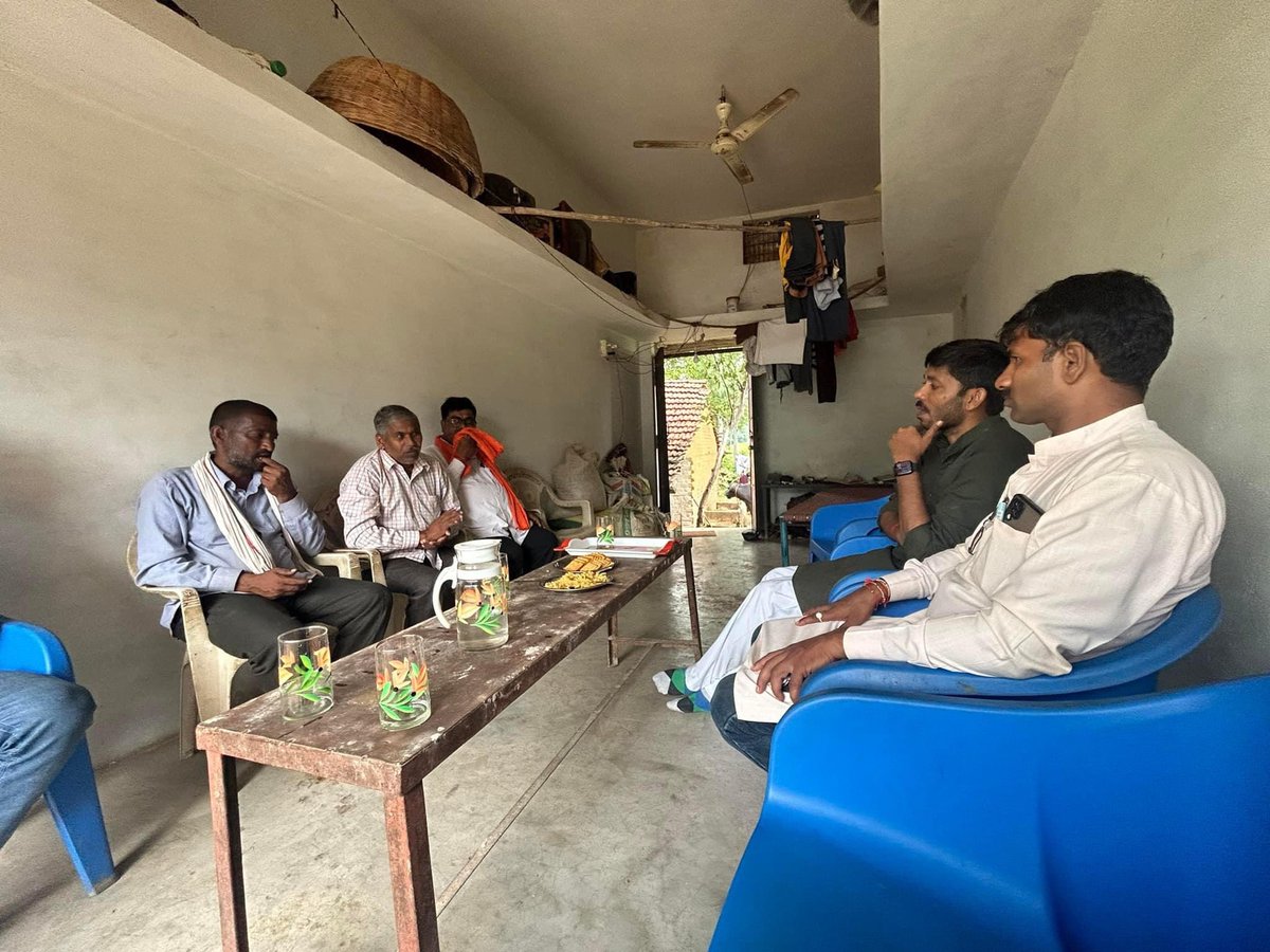 vivekgautam_bjp's tweet photo. 📍 देवतालाब विधानसभा क्षेत्र...नईगढ़ी मण्डल

जनसंपर्क के दौरान अपने लोगों से मेल-मुलाकात कर कुशल क्षेम जाना। 
#vivekgautambjp #BJP4Devtalav #devtalav72 https://t.co/hZmV8fZDYX