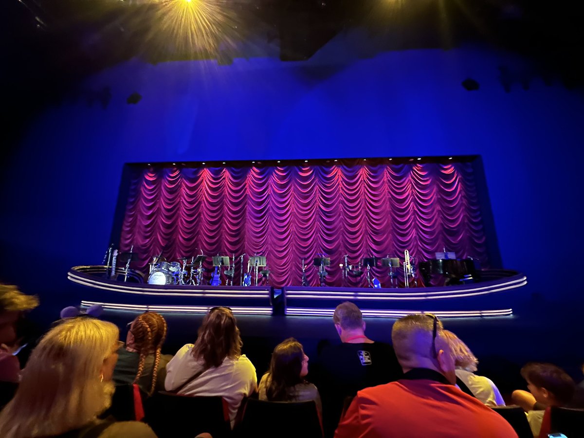 WDWNT's tweet photo. Together: A Pixar Musical Adventure is one of the absolute best stage shows in Disney history. Live music, incredible dancers, and the latest technology makes for a must-see, something that makes it very hard to call Walt Disney Studios Paris the worst Disney theme park. https://t.co/SKYBNgYIG7