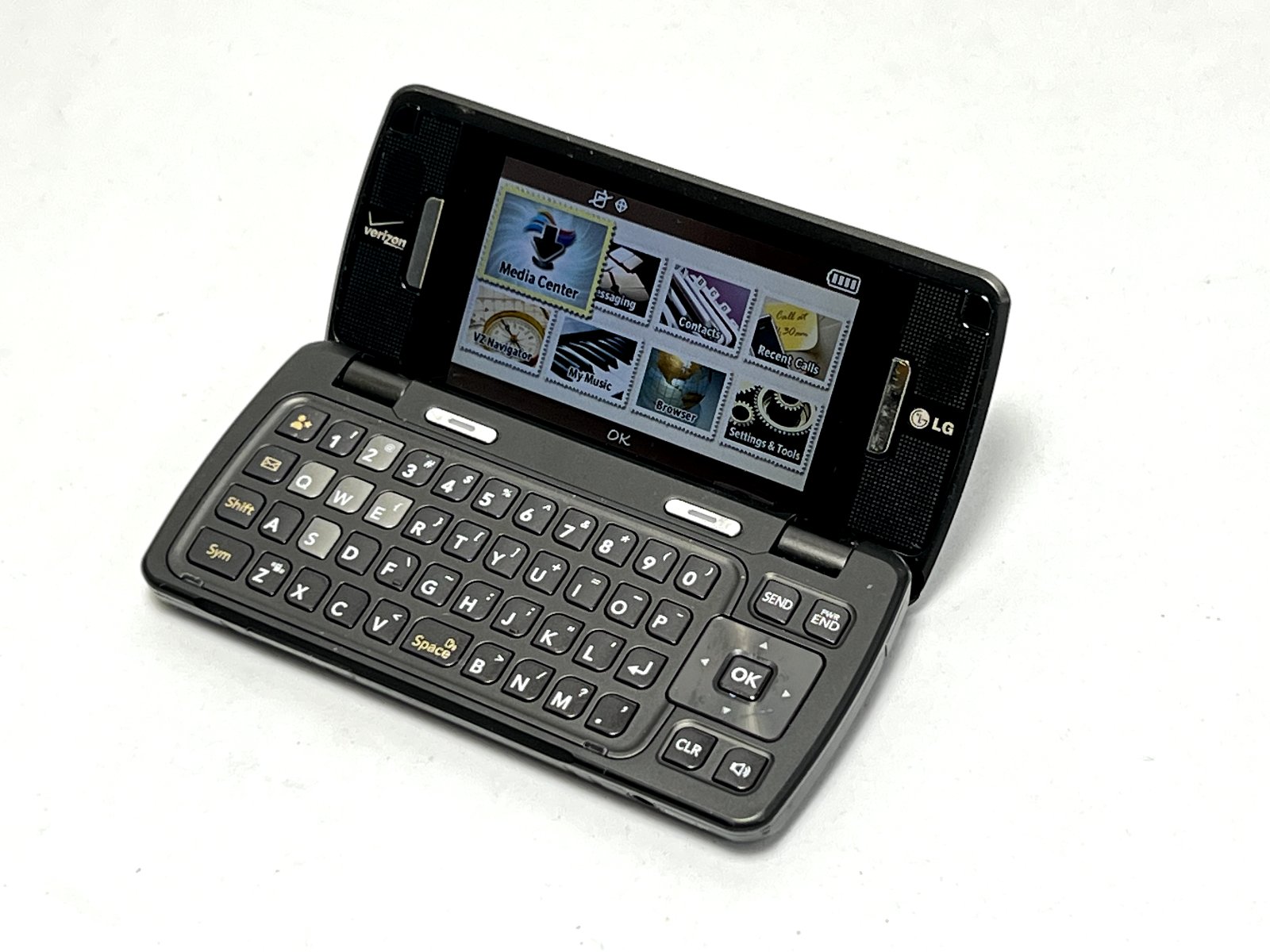 nic nguyen on X: and the best buttons of all the horizontal flip phone  full qwerty keyboard  / X