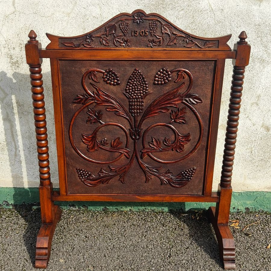 AntiquesFF's tweet image. #Edwardian #oak #firescreen  added, for price, info &amp;amp; photos please click on the link antiquesandfinefurniture.com/details.php?SD… #interiordesign #vintage #vintagehome #vintageshop #vintagefinds #antiques #antiquesinuk #antiquesireland #antiqueshop #antique #antiquesuk