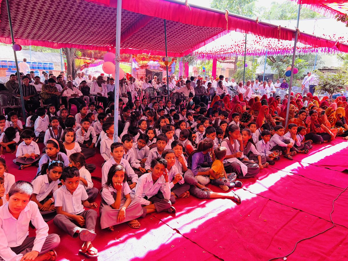 RamniwasGawriya's tweet photo. कागटो की ढाणी, बरनेल स्कूल क्रमोन्नत होने पर रखे गए समारोह में शिरकत की। #Parbatsar https://t.co/UTk2SCMEZx