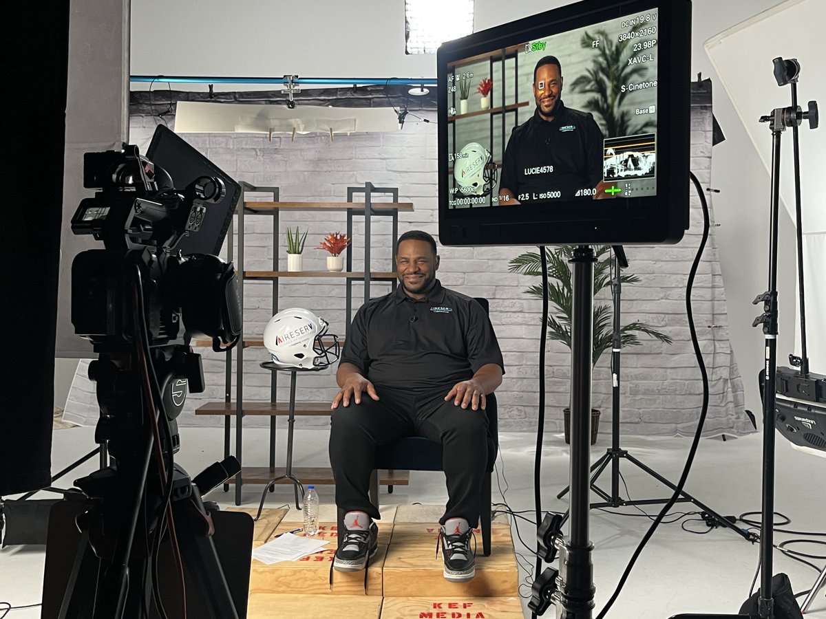 KEF Media (@kefmedia) on Twitter photo As a Hall-of-Fame NFL running back with asthma, <a href="/JeromeBettis36/">Jerome Bettis</a> knows the importance of good air quality.
In a #SatelliteMediaTour, he shared tips from Aire Serv on how to improve the air quality in your home. As a Hall-of-Fame NFL running back with asthma, <a href="/JeromeBettis36/">Jerome Bettis</a> knows the importance of good air quality.
In a #SatelliteMediaTour, he shared tips from Aire Serv on how to improve the air quality in your home.