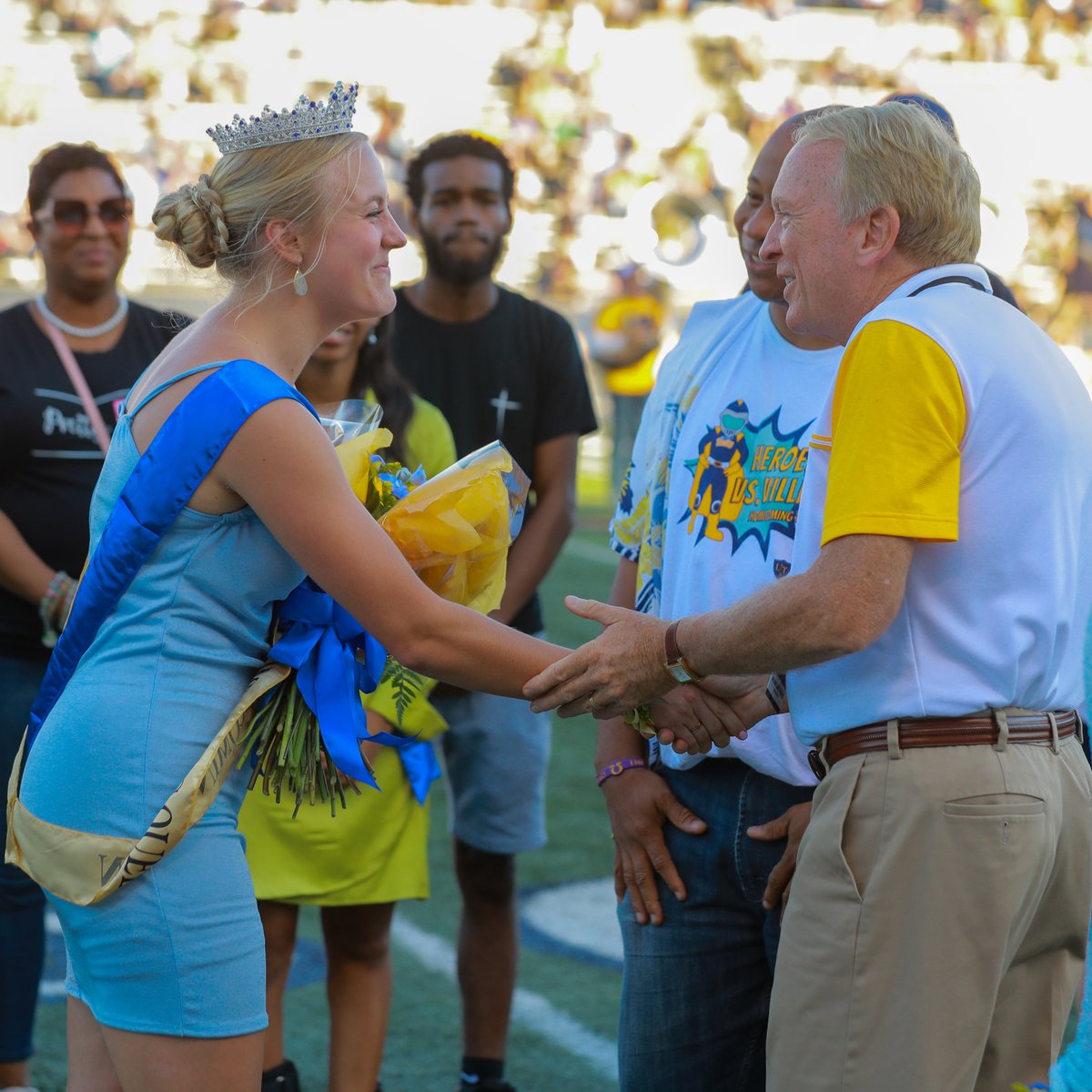 UToledo's tweet image. What a Homecoming Weekend – topped off with the crowning of our King, Dhiraj Mohite and Queen, Ella Moscinski.