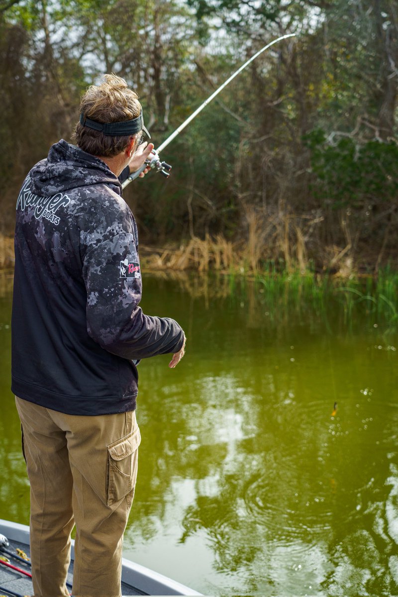 FishHandbook's tweet photo. Don't flip out because it's Monday. Go flip up some bass instead!
#TeamOutdoors #BassProShops #RangerBoats #SunlineAmerica #BigBiteBaits #Fishing #BassFishing #Monday #Lake #Work https://t.co/f2awcgfYWc