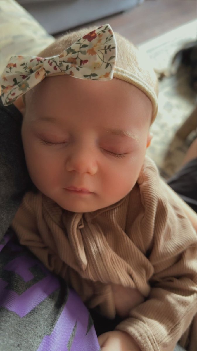 MrsVanstone's tweet photo. These days look a little slower and a lot more cuter 🤎 #daughter #inlove #mybabe #iloveyou https://t.co/AVK18QI8SU