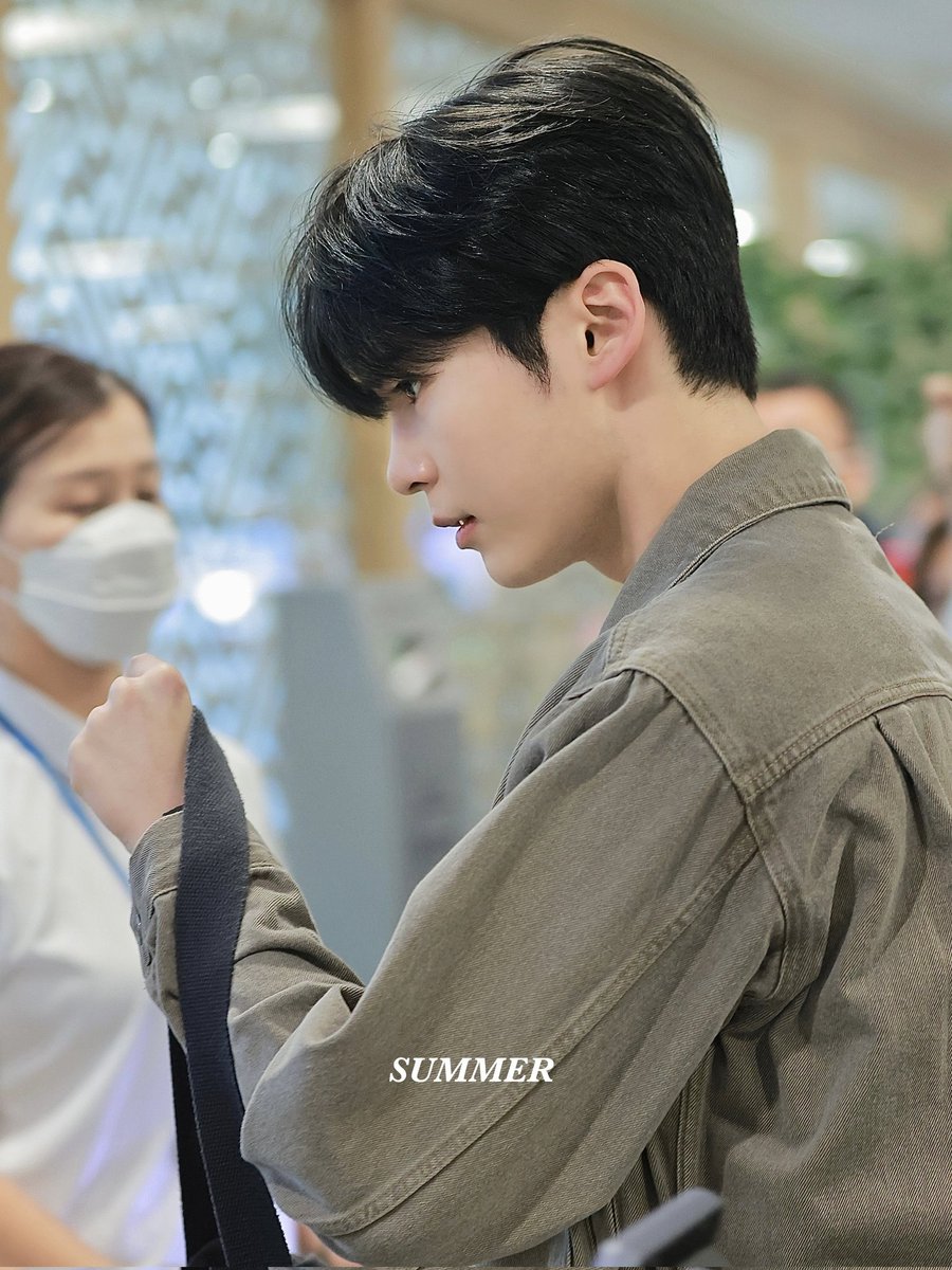 beeeeena0613's tweet photo. 231002 GMP 🛫

©summer0106_
#성한빈 #SUNGHANBIN #成韓彬 #ソンハンビン #ZEROBASEONE #ZB1 https://t.co/bSibRYxvhE