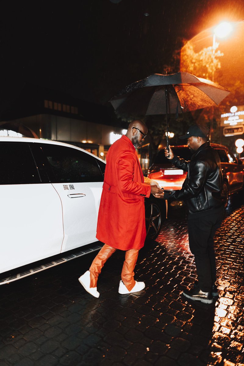 RealBlackCoffee's tweet photo. Last week as we had an honor of launching a partnership as @FoundationByBC with @Mercbenzsa , this relationship will go a long way in helping us create a more sustainable way to assisting the communities that need the assistance the most.
We salute @Mercbenzsa for this commitment.
Camagu 🙏🏿