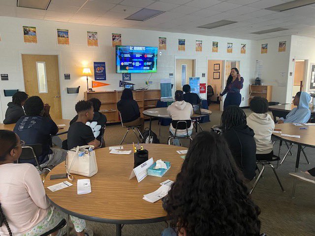 AAS_HCS's tweet photo. Our associates are learning about post-secondary options from at @GeorgiaCollege #associateexperience #empoweringtomorrow @DLinnBwell @Toni_Collie @shaykele78 https://t.co/Z8MeQwqv6o