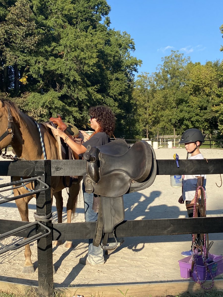IA_WBL's tweet photo. Students can learn a lot of different skills in WBL- including horse training! @IAFultonSchools @iaptso @ia_kent https://t.co/K7uIQiXIDn