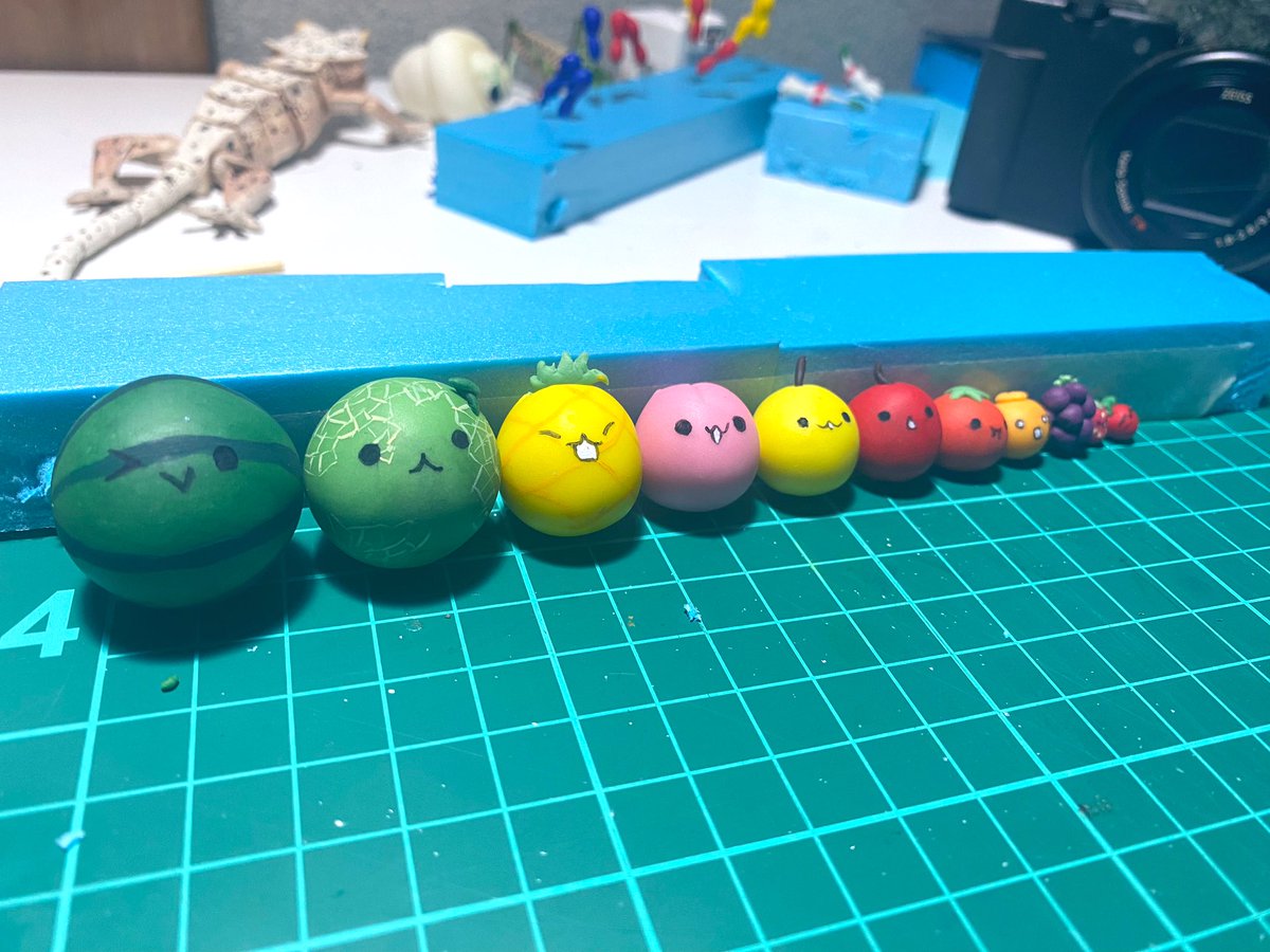 DDDiych's tweet photo. 例のゲームのフルーツ作りました

梨お気に入り。 https://t.co/ui4u98ttJh