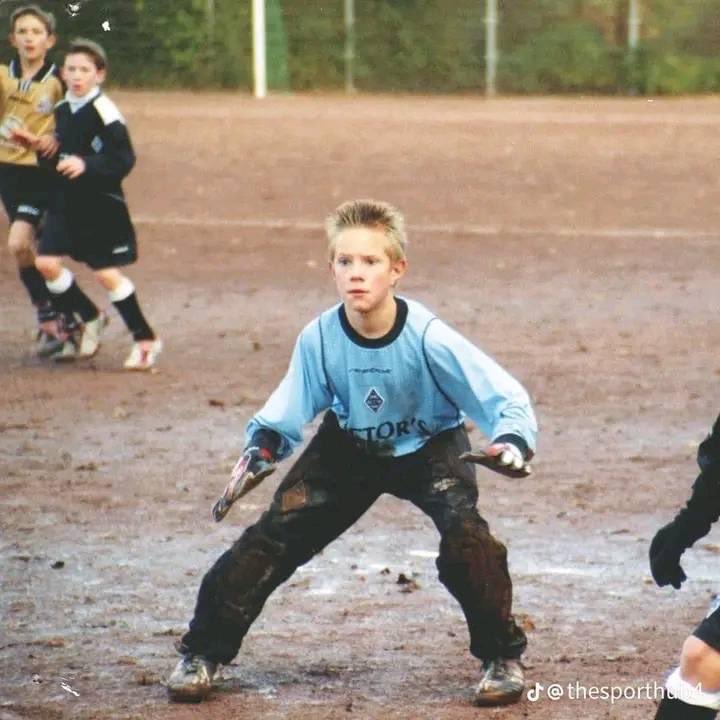 TheMessiZone's tweet photo. Guess The Player... https://t.co/hJ3wNGpJxl