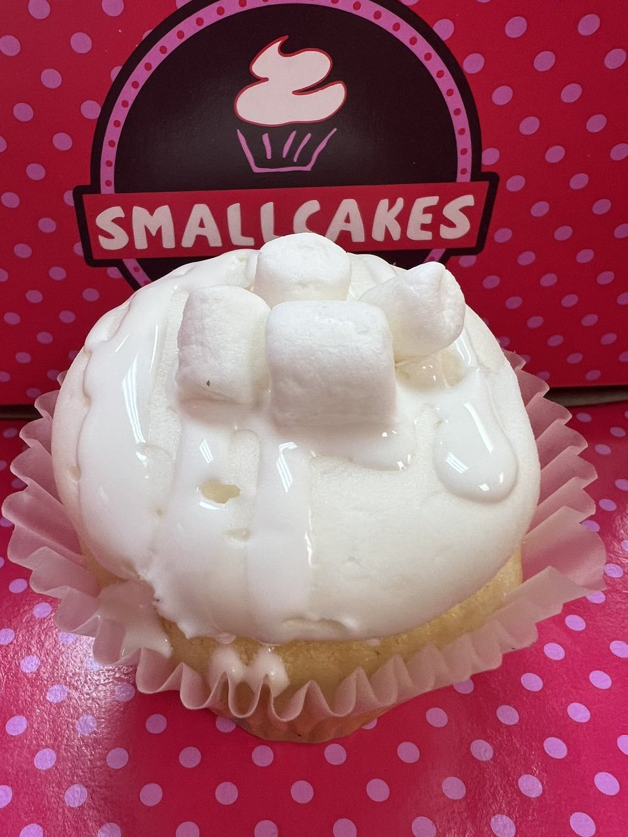 SmallCakesNDH's tweet photo. Happy Monday y’all! Today’s specials are #CarrotCake #VanillaMallow &amp; #PumpkinSpice #Cupcakes +17 delicious signature flavors BakedFreshDaily! Order pickup 404.621.9634 or https://t.co/MTIy7NEtp6! Or get delivery #UberEats or #DoorDash! https://t.co/TEIsH7Uc20