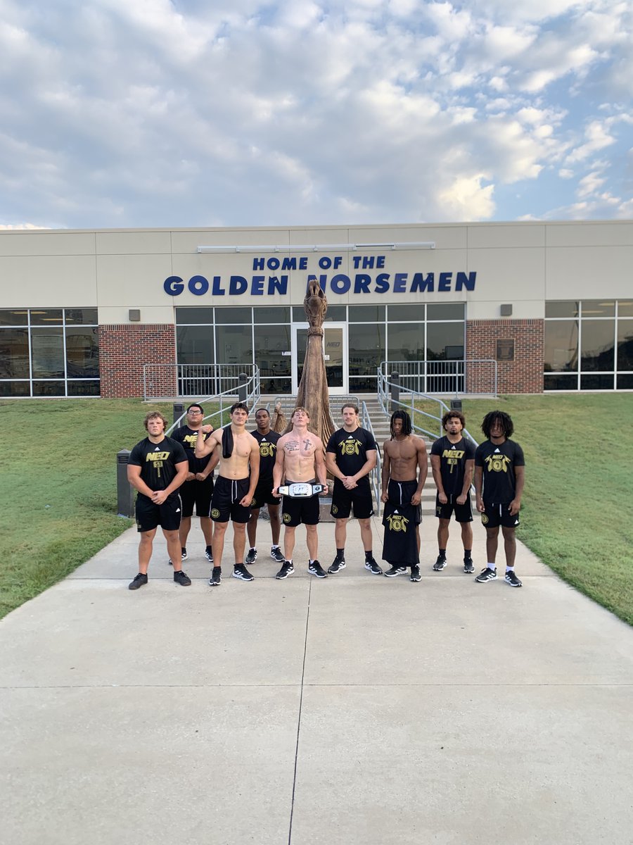 E.A.T. Champs for 10/2

#ROW #MadeOnTheBanks

<a href="/sherroddavis7/">Sherrod Davis</a> | <a href="/conway_j24/">Justus Conway☘️</a>