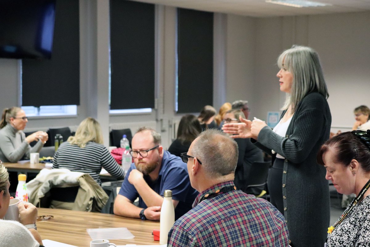 🎉 Cefnogodd Suzy Gray ac Amy Allen Thomas o <a href="/cityandguilds/">City & Guilds</a>, <a href="/wjec_cbac/">WJEC</a> ein haseswyr Iechyd a Gofal Cymdeithasol a Gofal Plant. 💼✨ Trafodaethau, cipolwg ar adnoddau newydd, gweithdy ymgysylltu â Dysgwyr/Cyflogwyr. Diolch, i bawb wnaeth fynychu! 🙌 #DPP #GofalIechyd #GofalPlant