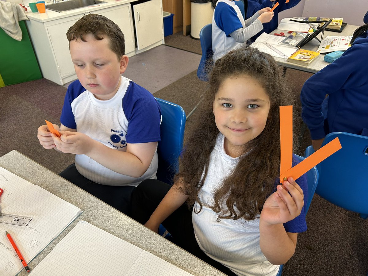 PCPTigers's tweet image. Using resources helps us to deepen our understanding during mathematics. #PCPMaths 🧮 📐 1️⃣