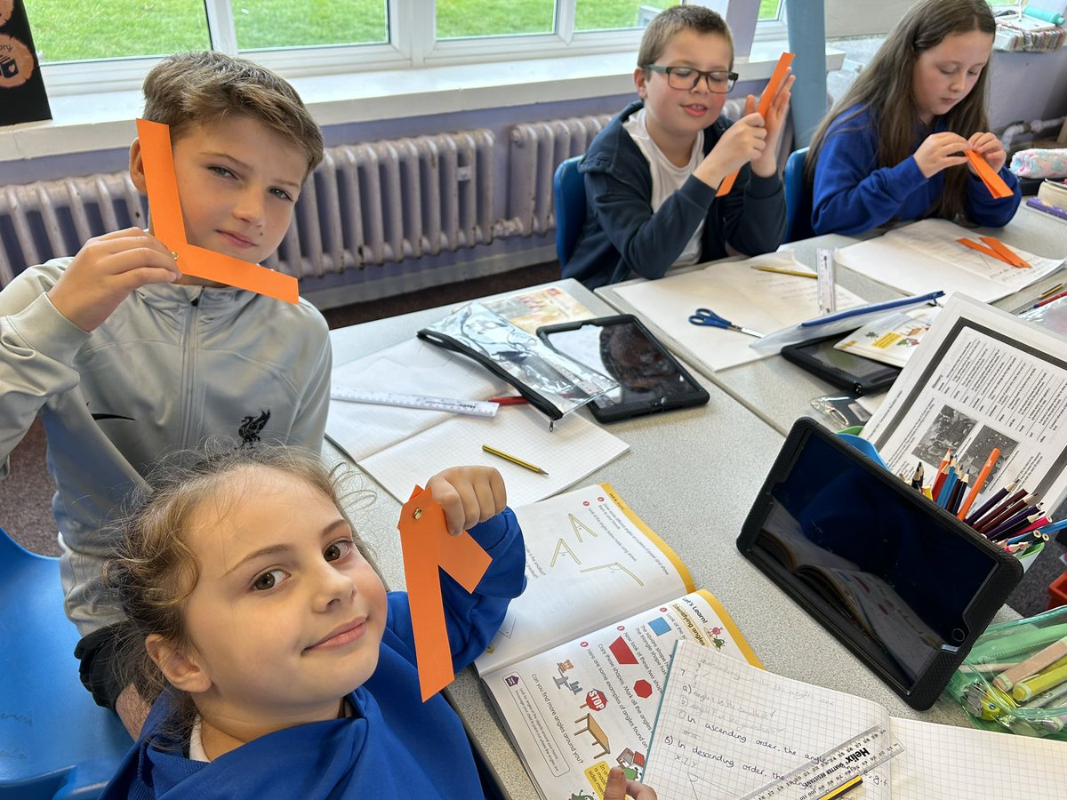 PCPTigers's tweet image. Using resources helps us to deepen our understanding during mathematics. #PCPMaths 🧮 📐 1️⃣