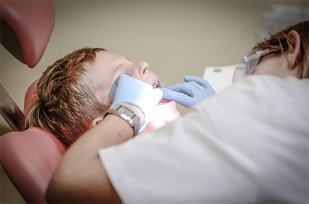 healthysmilesaz's tweet photo. Dental Care FAQ: How often should I floss? At least once a day! Learn more from Shawn Young, D.M.D at Arizona Healthy Smiles dental practice in Tempe AZ at https://t.co/rj3Lwu97UW #shawnyoung #tempedentist #dentaladvice #flossingtips #dentalfloss #mondaymorning #mondaymotivation https://t.co/LgRykyMadQ