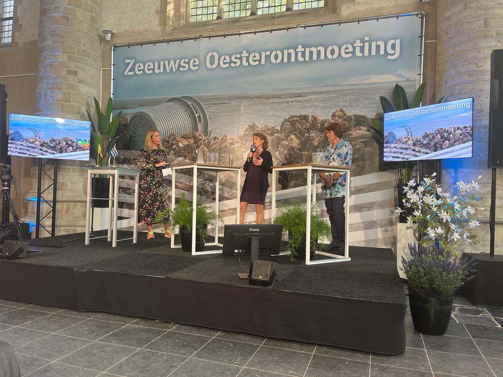 Economic Board Zeeland (@ebzld) on Twitter photo Op het podium <a href="/PetraBerkhout1/">Petra Berkhout</a> van de <a href="/WUR/">Wageningen U&R</a> & <a href="/TessaAvermaete/">Tessa Avermaete</a> van <a href="/KU_Leuven/">KU Leuven</a> over landbouw en natuurontwikkeling in relatie tot de wateropgave. ‘De landbouw wordt vaak als zondebok gezien, maar er moet wel voedsel worden geproduceerd. Er is behoefte aan langetermijn perspectief.’ Op het podium <a href="/PetraBerkhout1/">Petra Berkhout</a> van de <a href="/WUR/">Wageningen U&R</a> & <a href="/TessaAvermaete/">Tessa Avermaete</a> van <a href="/KU_Leuven/">KU Leuven</a> over landbouw en natuurontwikkeling in relatie tot de wateropgave. ‘De landbouw wordt vaak als zondebok gezien, maar er moet wel voedsel worden geproduceerd. Er is behoefte aan langetermijn perspectief.’