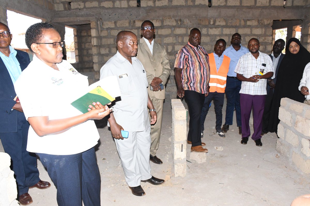 EduMinKenya's tweet photo. The inspection exercise which is being undertaken by @EduMinKenya & @WorldBank targets 10 Counties where the infrastructure projects have been implemented. The infrastructure projects under #SEQIP are set to be completed and handed over before 29th December, 2023. https://t.co/IajsThb4Td