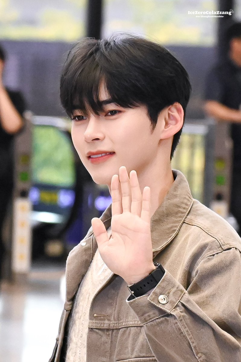 beeeeena0613's tweet photo. 231002 GMP 🛫

©zcbn0100
#성한빈 #SUNGHANBIN #成韓彬 #ソンハンビン #ZEROBASEONE #ZB1 https://t.co/Yhlvv4YWKB