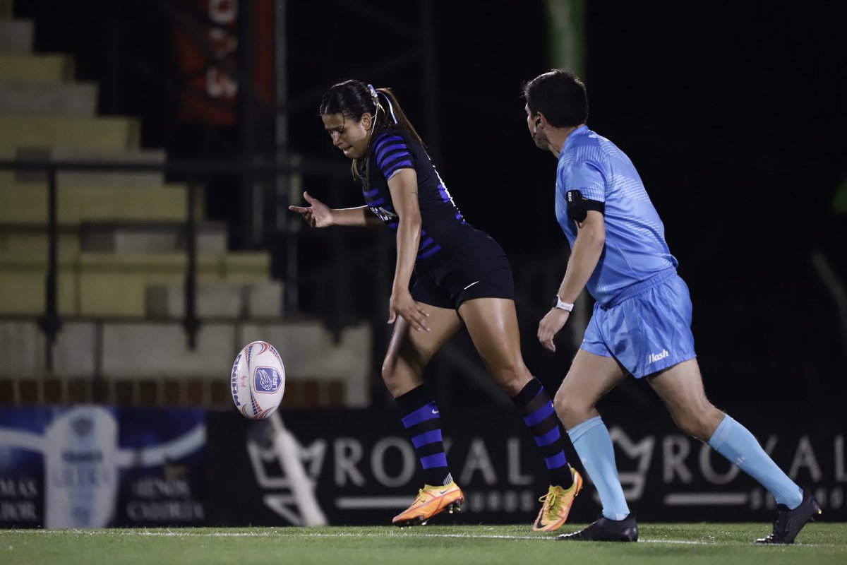 Frank Méndez , nuestro destacado referee internacional, brilló en el #SAR7s femenino en Asunción, Paraguay, como previa a #Santiago2023 en #LaPintana

Estamos increíblemente orgullosos de él. ¡Vamos por más éxitos en el rugby! 🏉🌟