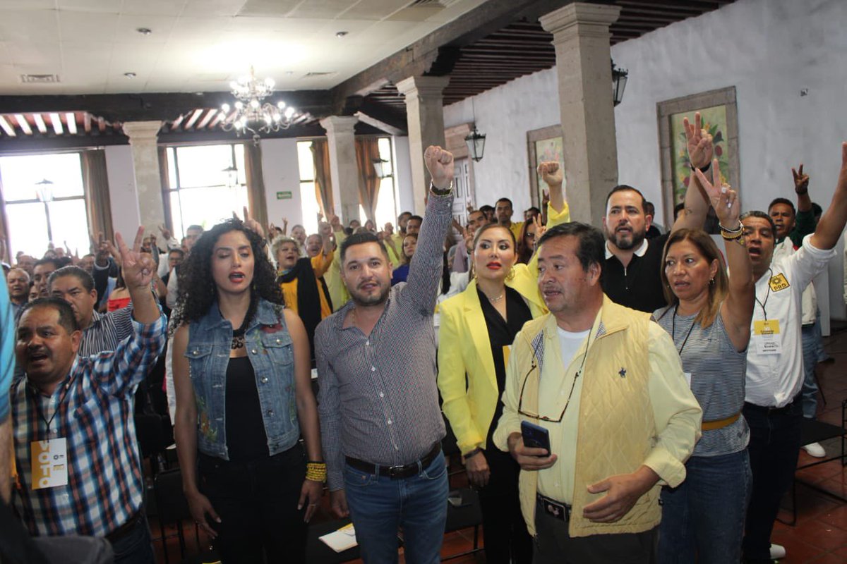 HelderValencia's tweet photo. Este domingo se llevó a cabo el 6to Pleno Ordinario del PRD Michoacán, donde consejeras y consejeros, aprobaron la política de alianza que tendrá nuestro partido; y se le tomó protesta a los Presidentes, y Secretarios Generales de las Dirección Municipales Ejecutivas. https://t.co/eZWpCWqtnc