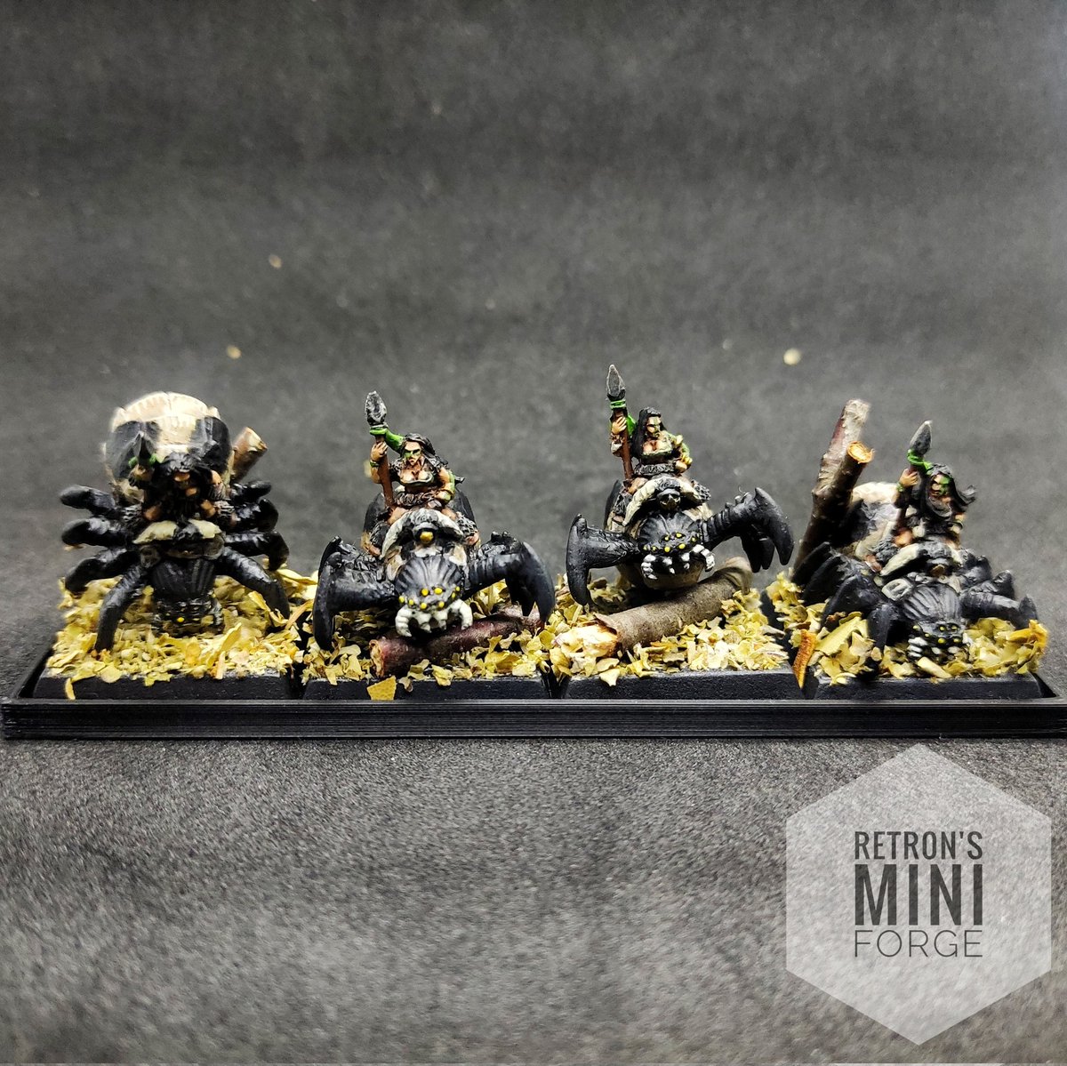 Retr0nMiniForge's tweet photo. Amazon riders on Giant Spiders #Argatoria #Gaeldor
#malowaniefigurek #spellcrow #10mmwargaming https://t.co/WSOOZkLowd