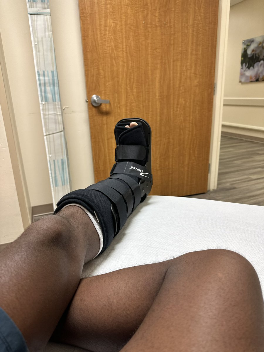 John D Saunders tweet media