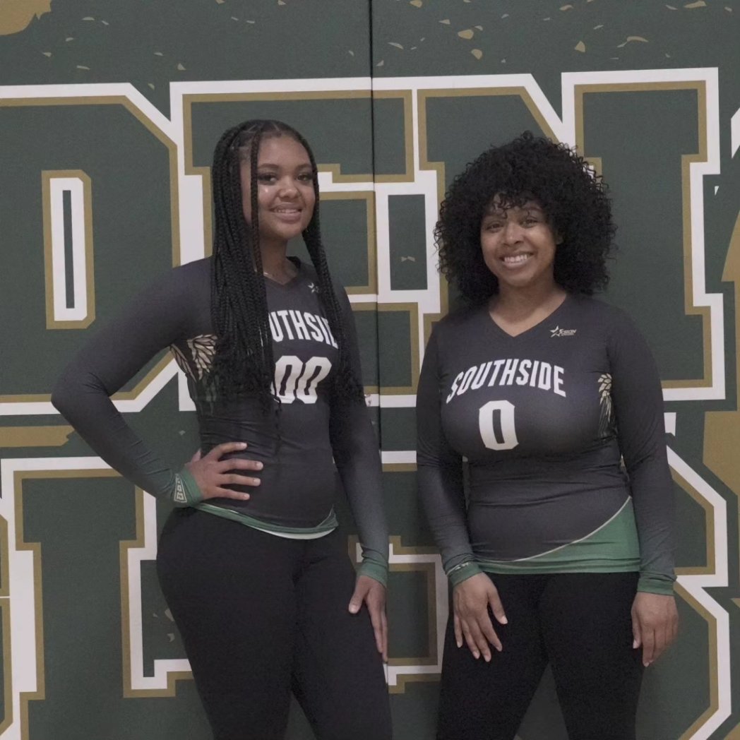 DLSdyme's tweet photo. Whew 😌 My Lady Eagles Fresh Every Time We Step On The Court. Green, Gold, Black. 🔥🔥and White Loading....And yes, We ball too
🦅💛💚🏐 https://t.co/Ha2ld5N2bg