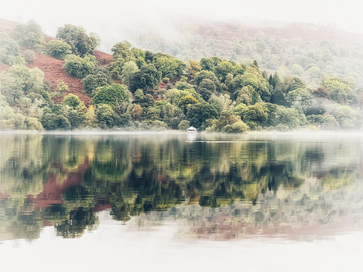 📍 Rydal Water, The Lake District

#uk_outdoors #lakesdistrict #nature_perfection #explore_britain #hiking_daily #fromlakelandwithlove #hikersofinstagram #livefortheoutdoors #hikingadventures #ukhikingofficial #views #gloriousbritain #cumbria #rydalwater #rydal