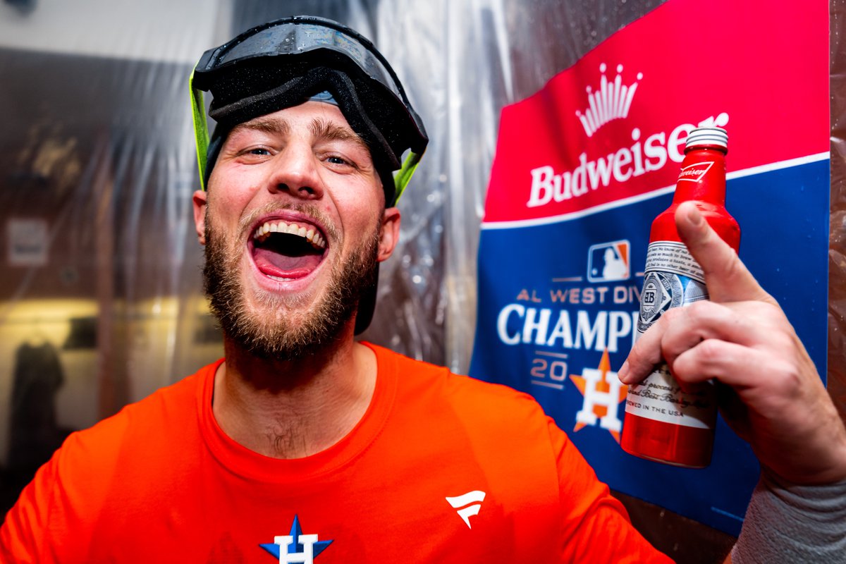 astros's tweet photo. Good morning from the AL West Champs. https://t.co/sXAHniQnUh