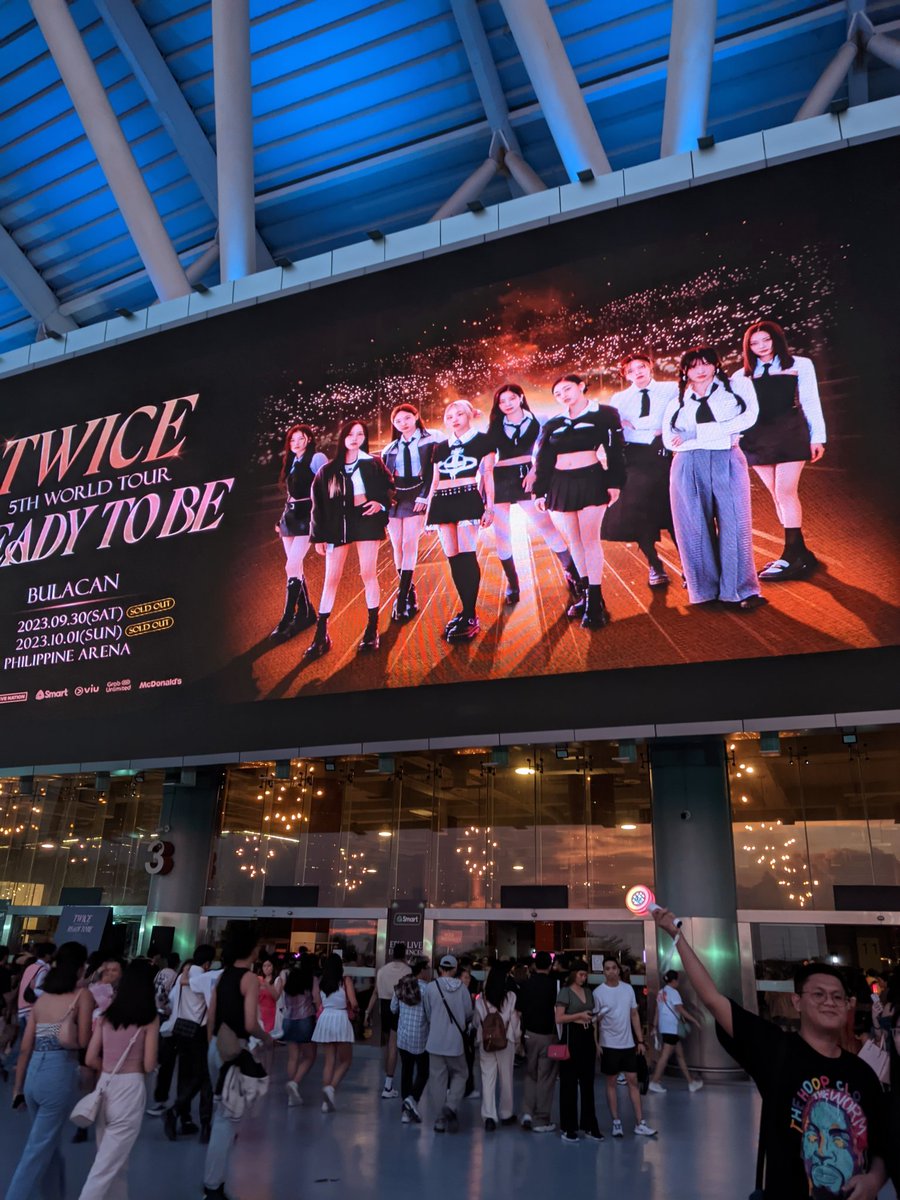 oneil826_dr's tweet photo. di ko napost agad srry NAKITA KO TWICE POP POP POP FEEL SPECIAL see u again soon my first kpop group my idols https://t.co/XEbUGxAlMI