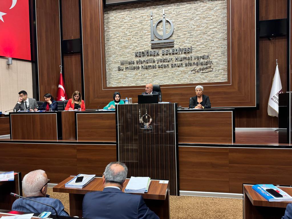 AkgencKecioren's tweet photo. Keçiören Belediyesi Ekim ayı ilk Meclis toplantısına İlçe Başkanımız Sn. @zafercoktan, İlçe Yerel Yönetimler Başkanımız Sn. @06erendemir ve İlçe Gençlik Kolları Başkanımız @TunayOmurBuzluk ile birlikte katılım sağladı. https://t.co/VSMHO5NiN2