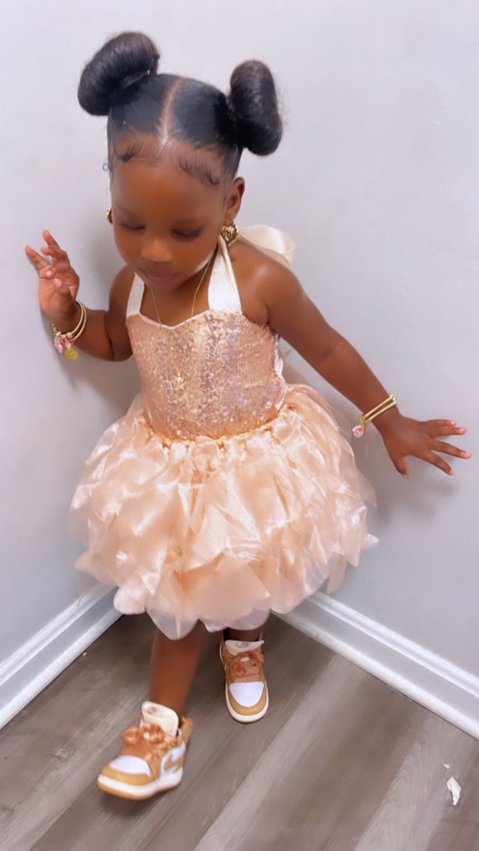 Jay2Youuu's tweet photo. ATEEEE this 🔥🥹😍😍😍 #AmirasSneakerBall 💜 #TorTor 🥲 https://t.co/tFcS91anoG