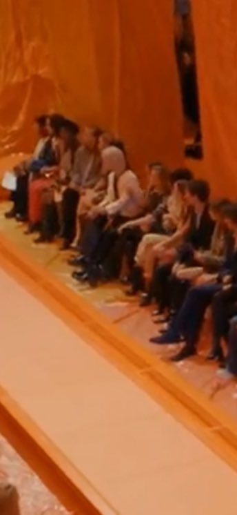 st4y_o's tweet photo. Felix at Louis Vuitton fashion show  🩵 

#LVSS24 #FELIXxLVSS24 https://t.co/ASILjPKpZ6
